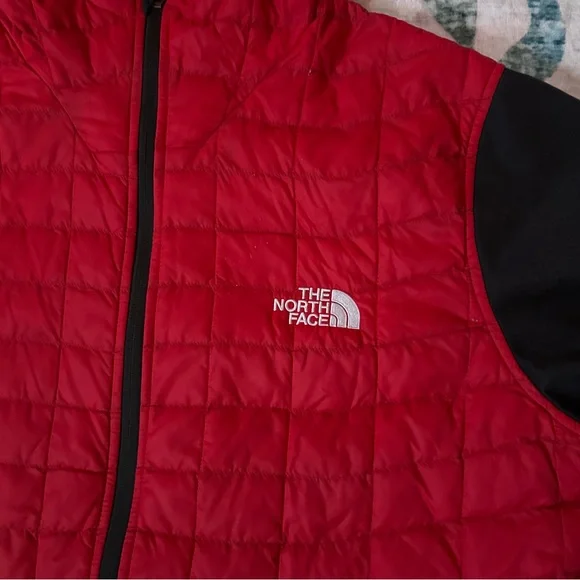 THE NORTH FACE Red Black Killowatt ThermoBall Jacket - Large - Picture 6 of 9